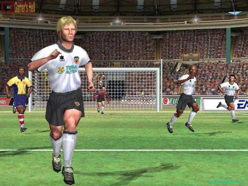 Hình ảnh trong game FIFA 2001 (screenshot) Hình ảnh trong game FIFA 2001 (screenshot)