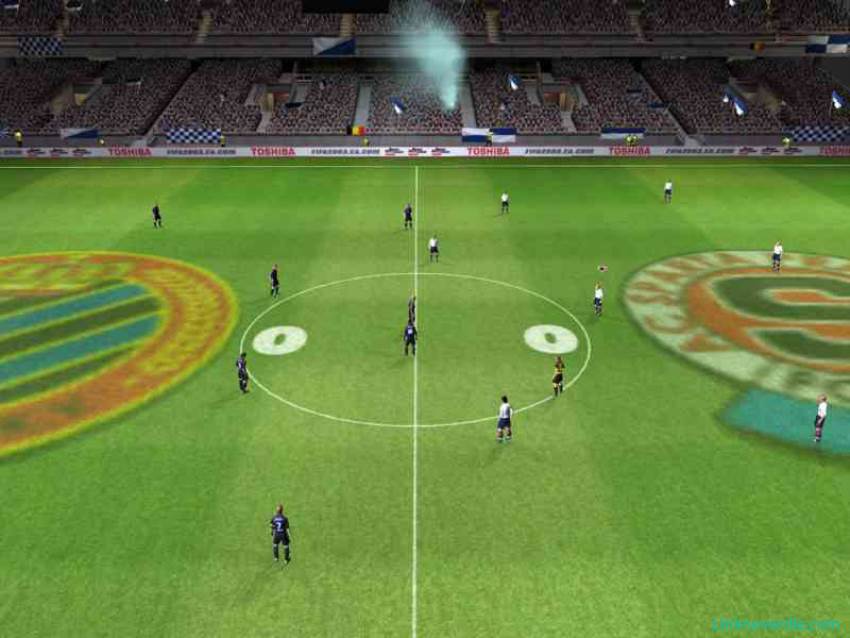 Hình ảnh trong game FIFA 2003 (screenshot) Hình ảnh trong game FIFA 2003 (screenshot)