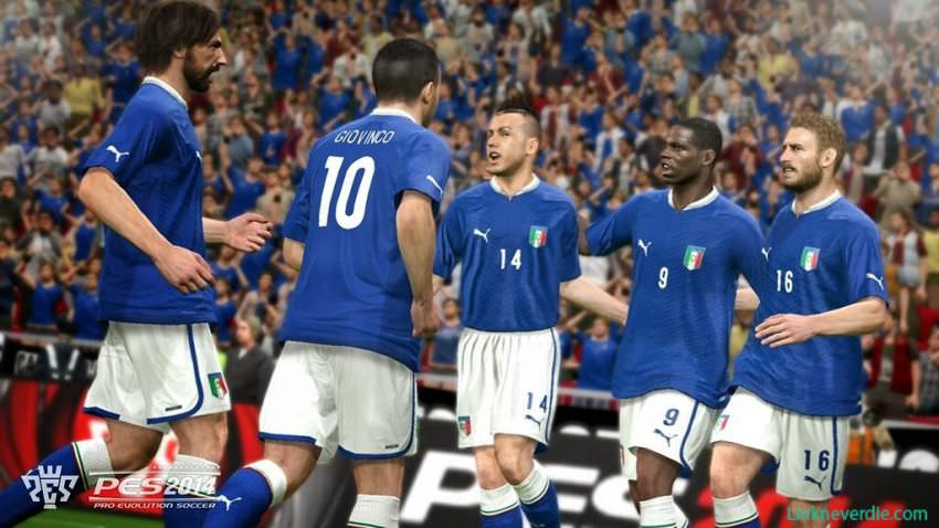 Hình ảnh trong game PES 2014 (screenshot) Hình ảnh trong game PES 2014 (screenshot)