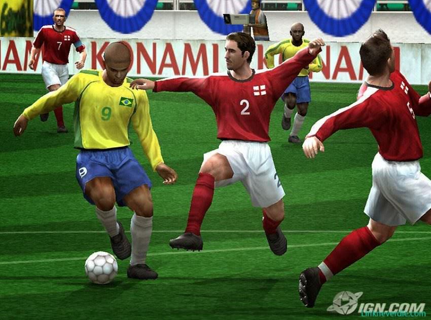 Hình ảnh trong game PES 2004 (screenshot) Hình ảnh trong game PES 2004 (screenshot)