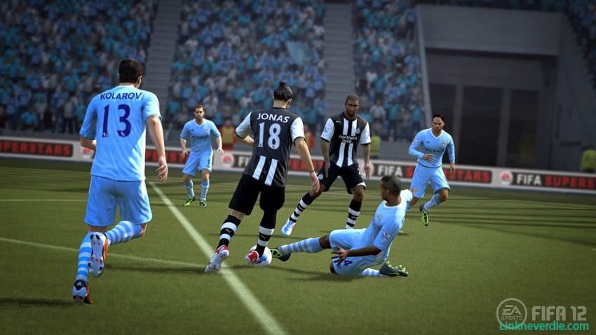 Hình ảnh trong game FIFA 12 (screenshot) Hình ảnh trong game FIFA 12 (screenshot)
