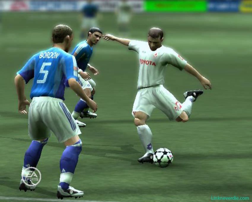 Hình ảnh trong game FIFA 07 (screenshot) Hình ảnh trong game FIFA 07 (screenshot)