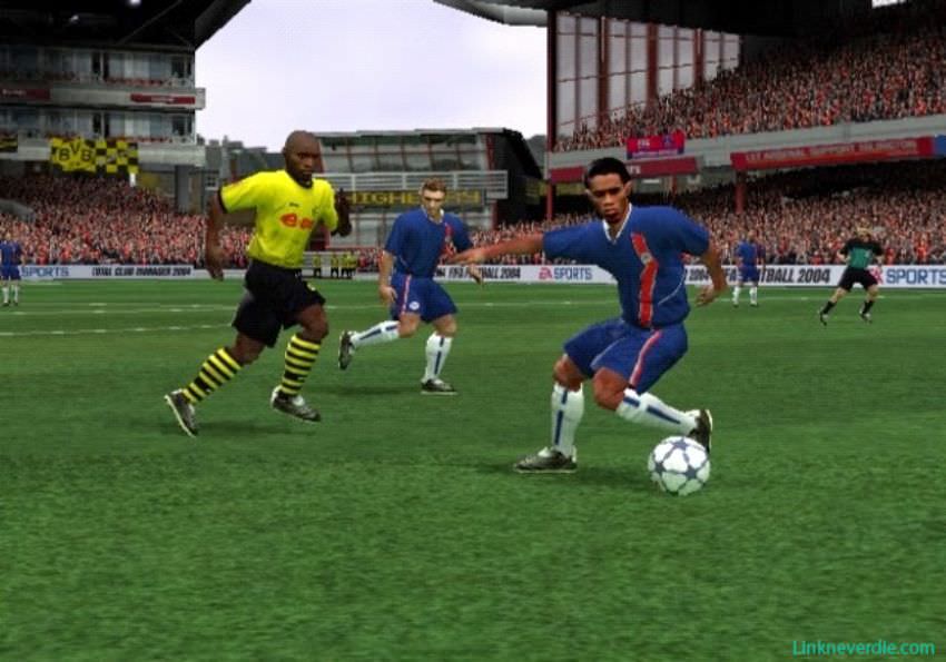 Hình ảnh trong game FIFA 2004 (screenshot) Hình ảnh trong game FIFA 2004 (screenshot)