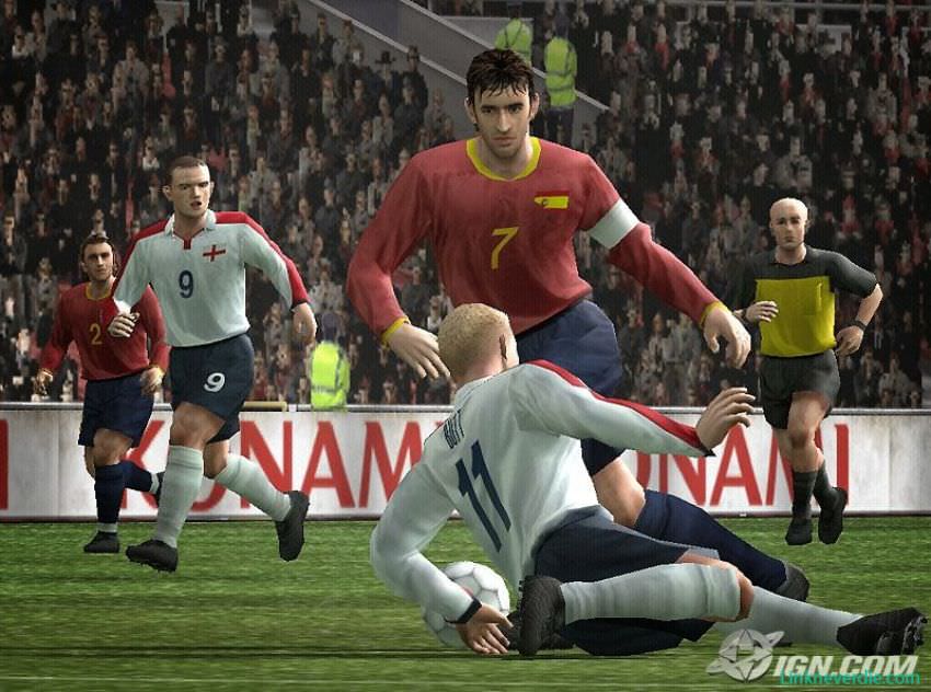 Hình ảnh trong game PES 2004 (screenshot) Hình ảnh trong game PES 2004 (screenshot)