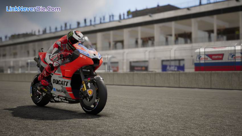 Hình ảnh trong game MotoGP 18 (screenshot) Hình ảnh trong game MotoGP 18 (screenshot)
