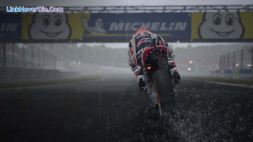 Hình ảnh trong game MotoGP 18 (screenshot) Hình ảnh trong game MotoGP 18 (screenshot)