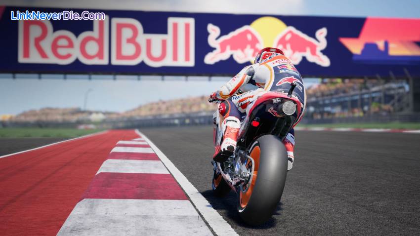 Hình ảnh trong game MotoGP 18 (screenshot) Hình ảnh trong game MotoGP 18 (screenshot)